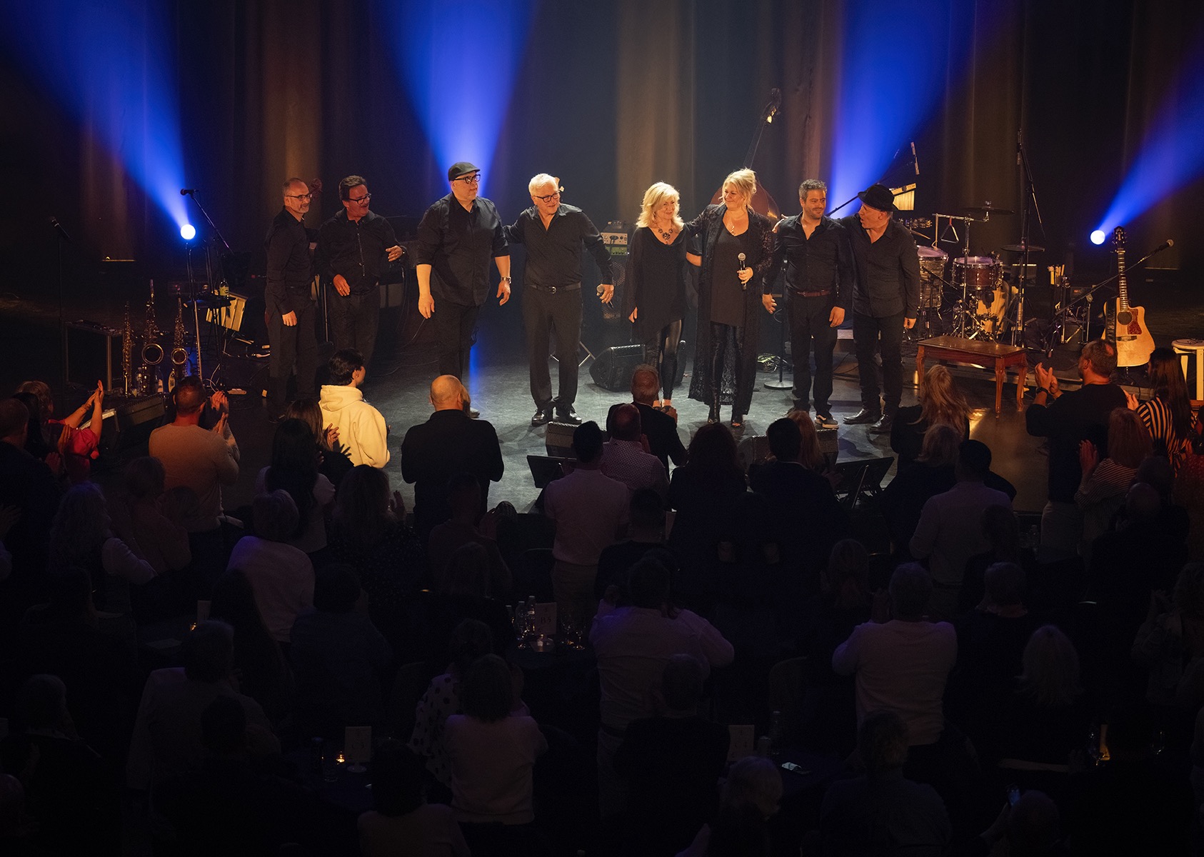 Les musiciens saluent le public